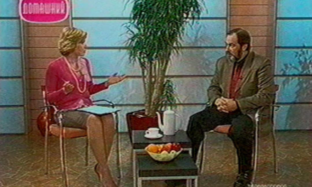 Интервью директора школы №760 В. Ю. Гармаша на ТК Домашний