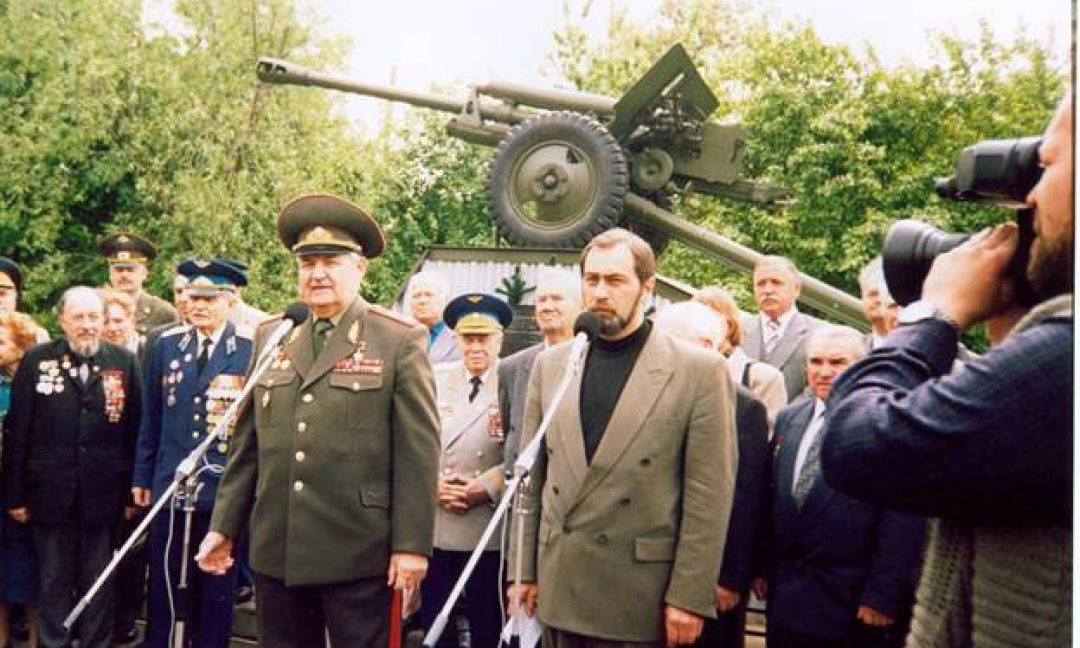 В Московской школе-лаборатории № 760 есть свой духовой оркестр. Хор. Три музея. И даже – президент.