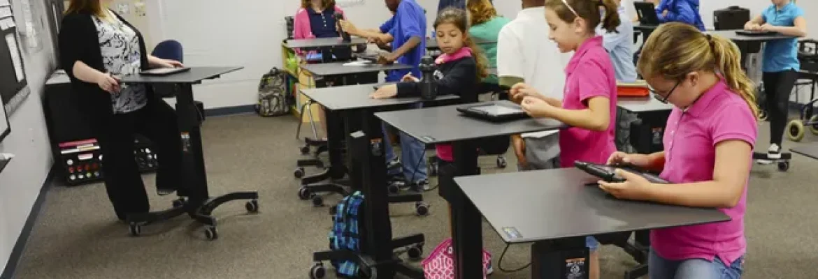 Дети учатся стоя в Австралии